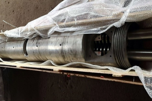 錐形雙螺桿、機(jī)筒實物圖片