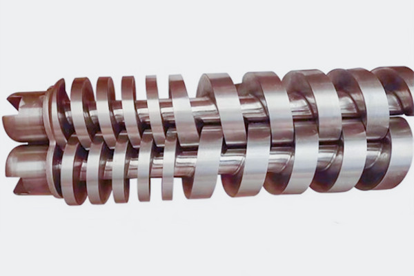 平行雙螺桿擠出機如何實現高效混合與穩定輸出？探秘其兩大核心部件料筒與螺桿的協同設計